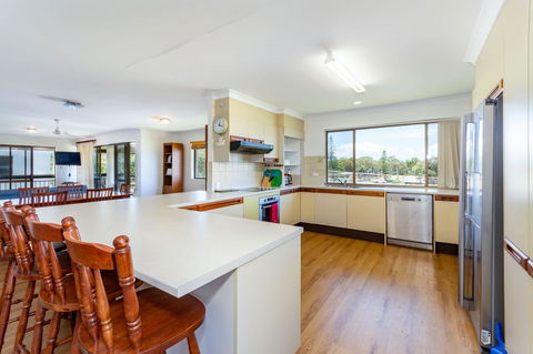 Spacious Unit Overlooking Moreton Bay - Boyd St, Woorim - Accommodation Brunswick Heads 8