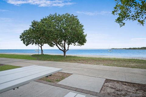 Waterviews,Pool, Wifi Its All Here !- Welsby Pde, Bongaree - Accommodation Brunswick Heads 20