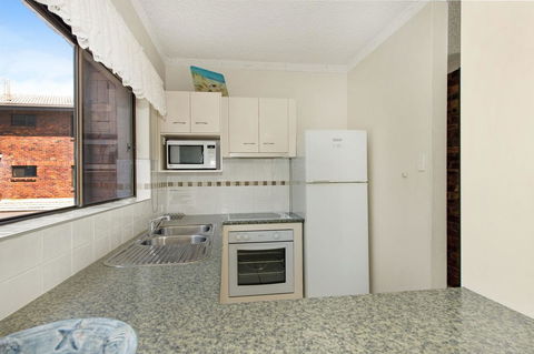 Waterviews,Pool, Wifi Its All Here !- Welsby Pde, Bongaree - Accommodation Brunswick Heads 5