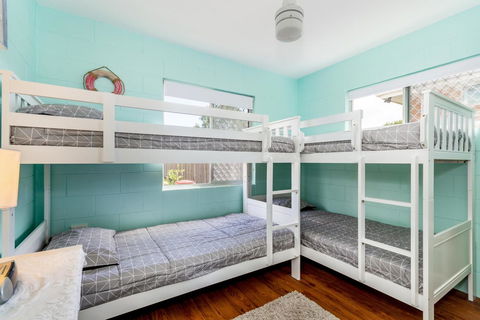 Charm And Comfort In This Ground Floor Unit With Water Views! Welsby Pde, Bongaree - Accommodation Brunswick Heads 13
