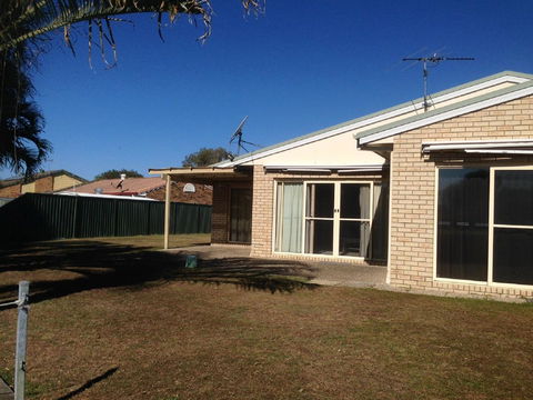 Private Canal Duplex With Pontoon - Oleander Drive, Bongaree - Accommodation Brunswick Heads 3