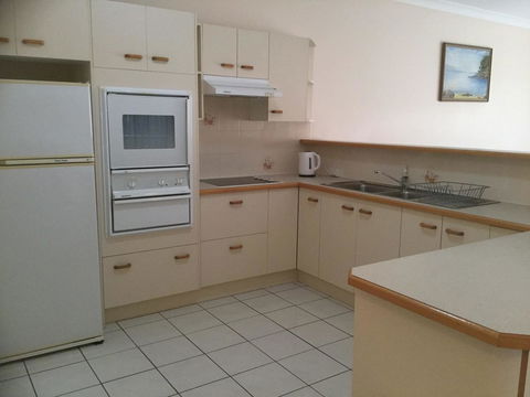 Private Canal Duplex With Pontoon - Oleander Drive, Bongaree - Accommodation Brunswick Heads 6