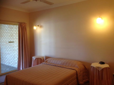 Private Canal Duplex With Pontoon - Oleander Drive, Bongaree - Accommodation Brunswick Heads 11