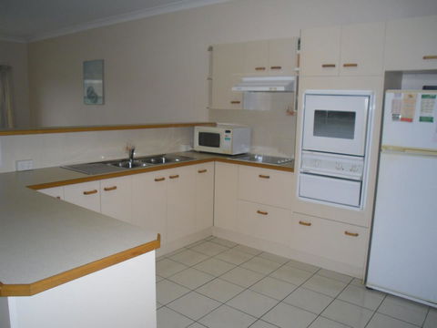 Ground Floor, Family Unit On The Canal With Free WIFI! - Accommodation Brunswick Heads 10