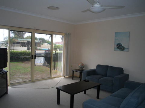 Ground Floor, Family Unit On The Canal With Free WIFI! - Accommodation Brunswick Heads 15