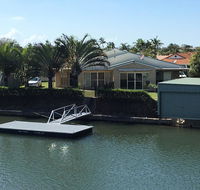 Ground floor family unit on the canal with free WIFI - Accommodation Brunswick Heads