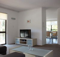 Close to Surf Beach Surf Club Hotel and Shops - Boyd St Woorim - Accommodation Brunswick Heads