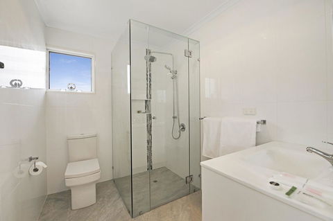 Fishing And Swimming At Your Doorstep - Sylvan Beach Esp, Bellara - Accommodation Brunswick Heads 9
