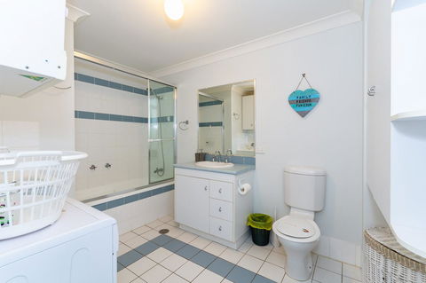 Waterfront Views From Private Rooftop Balcony - Bayview South Esp, Bongaree - Accommodation Brunswick Heads 19