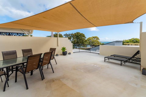 Waterfront Views From Private Rooftop Balcony - Bayview South Esp, Bongaree - Accommodation Brunswick Heads 2