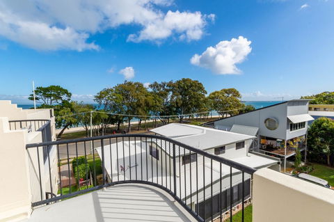 Waterfront Views From Private Rooftop Balcony - Bayview South Esp, Bongaree - Accommodation Brunswick Heads 6