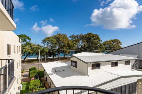 Waterfront Views From Private Rooftop Balcony - Bayview South Esp, Bongaree - Accommodation Brunswick Heads 16