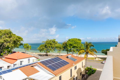 Waterfront Views From Private Rooftop Balcony - Bayview South Esp, Bongaree - Accommodation Brunswick Heads 5