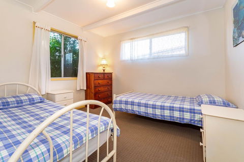 Pet Friendly Cottage In The Heart Of Bribie - Wirraway St, Bongaree - Accommodation Brunswick Heads 4