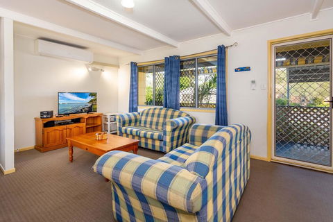 Pet Friendly Cottage In The Heart Of Bribie - Wirraway St, Bongaree - Accommodation Brunswick Heads 0