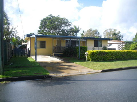 Pet Friendly Cottage In The Heart Of Bribie - Wirraway St, Bongaree - Accommodation Brunswick Heads 15