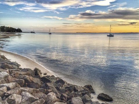 Pet Friendly Cottage In The Heart Of Bribie - Wirraway St, Bongaree - Accommodation Brunswick Heads 9