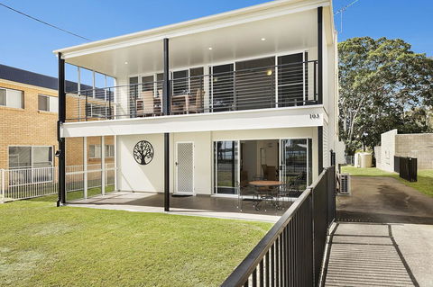 Waterfront Retreat With Room For A Boat - Welsby Pde, Bongaree - Accommodation Brunswick Heads 0