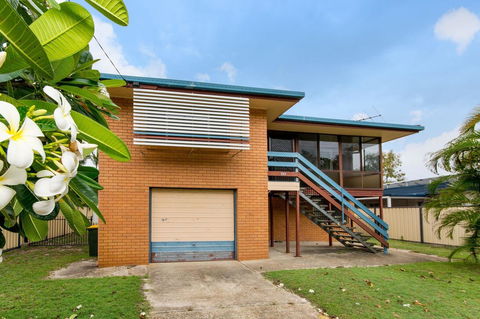 Short Stroll To Surf Beach - North Street, Woorim - Accommodation Brunswick Heads 0