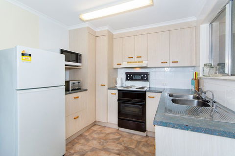 Short Stroll To Surf Beach - North Street, Woorim - Accommodation Brunswick Heads 3