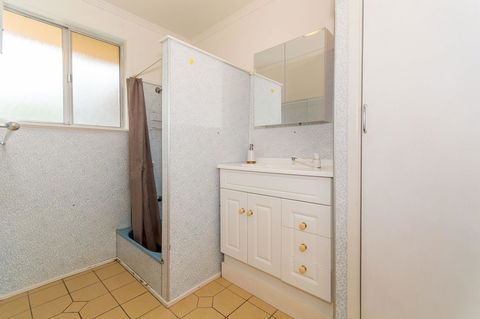 Short Stroll To Surf Beach - North Street, Woorim - Accommodation Brunswick Heads 5
