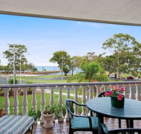 Huge top floor unit across the road....Waterfront - Accommodation Brunswick Heads