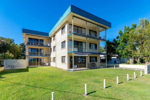 Great Views, Ground Floor Unit Clearview Apartments South Esplande, Bongaree - Accommodation Brunswick Heads 0