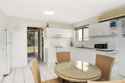 Ground Floor Air Conditioned, Fabulous Waterviews Overlooking Pumicestone Passage - Accommodation Brunswick Heads 2