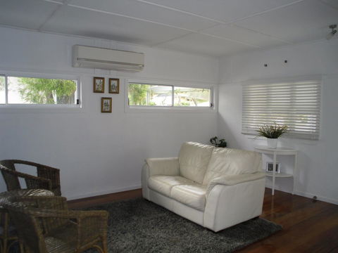 Hampton Cottage- Delightful Cottage Bring Your Dog! - Accommodation Brunswick Heads 10