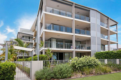 Spectacular Unit Overlooking Pumicestone Passage - Welsby Pde, Bongaree - Accommodation Brunswick Heads 0