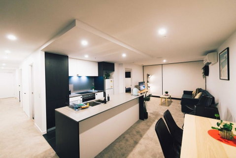 Mid Night Apartment Canberra City Onsite Parking - Accommodation Brunswick Heads 1