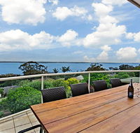 'The Bay' 25 Wallawa Rd - huge home with aircon spectacular views  chromecast - Accommodation Brunswick Heads
