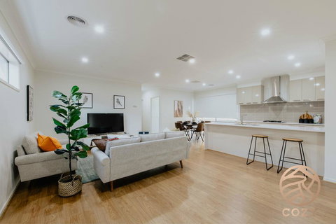 118 Refreshing 3BR Werribee Family House - Accommodation Brunswick Heads 0