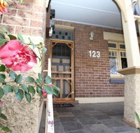 123 Hill St Heart of Orange Double Brick - Accommodation Brunswick Heads