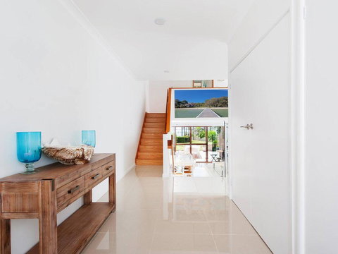 15 'The Moorings', 4 Cromarty Road - Stunning With Water Views & Pool - Accommodation Brunswick Heads 1