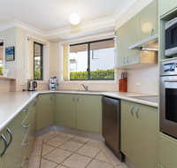 2 'Peninsula Waters' - three bedroom unit with spacious private courtyard  WIFI - Accommodation Brunswick Heads