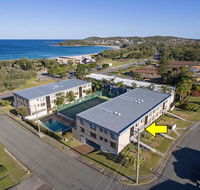 2 'The Dunes' 38 Marine Drive - pool tennis court and so close to the beach - Accommodation Brunswick Heads