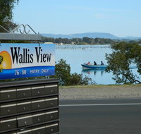 26 Wallis View - Opposite the Lake - 3 Bedroom Apartment - Sleeps 8 - Accommodation Brunswick Heads