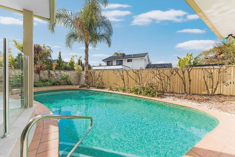 Beautiful House In Sylvania Waters - Accommodation Brunswick Heads 2