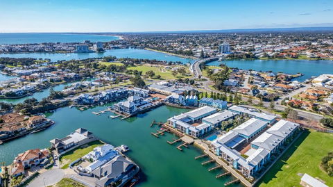C Mandurah Apartment Resort - Accommodation Brunswick Heads 0
