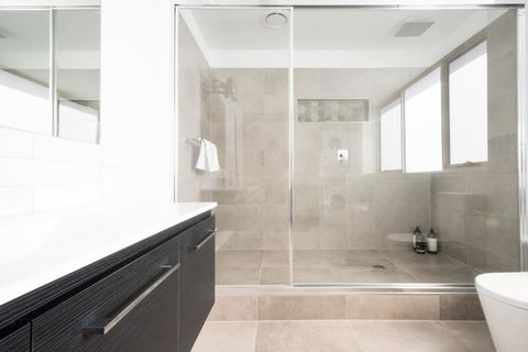 Central & Modern Inner City Apartment With Wi-Fi - Accommodation Brunswick Heads 4