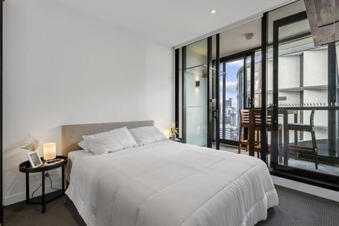 City High-Rise 1-Bed With Pool, Gym And Parking - Accommodation Brunswick Heads 3