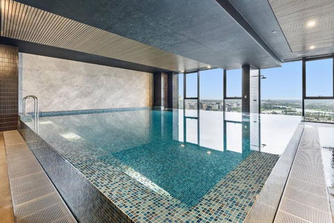 Chic Urban Escape Pool, Gym And City Charm - Accommodation Brunswick Heads 2
