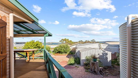 Coastal Drift - Escape To Coastal Bliss At This 3 - Bedroom Holiday Rental In Coffin Bay! - Accommodation Brunswick Heads 1