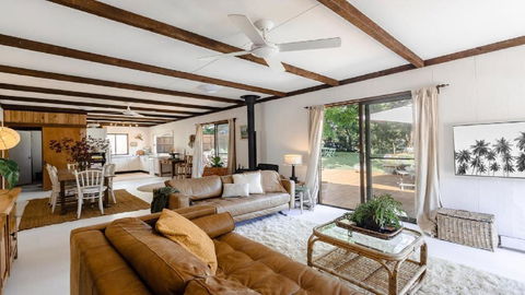 Coastal Vintage Cottage Brimming With Character And Charm Just Moments To Beaches, Bay And Cafes - Accommodation Brunswick Heads 0