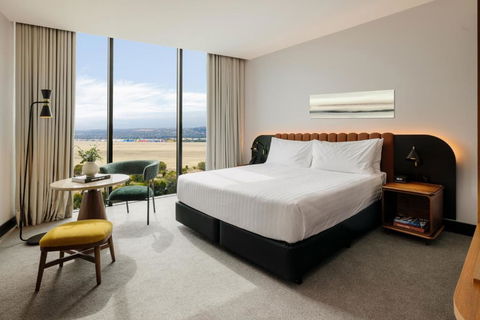 Crowne Plaza Adelaide Mawson Lakes, An IHG Hotel - Accommodation Brunswick Heads 1