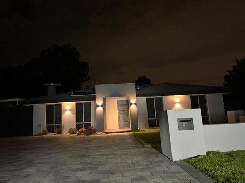 Deluxe Modern Family Home With Pool - Accommodation Brunswick Heads 1