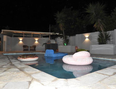 Deluxe Modern Family Home With Pool - Accommodation Brunswick Heads 3