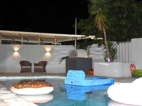 Deluxe Modern Family Home With Pool - Accommodation Brunswick Heads 2