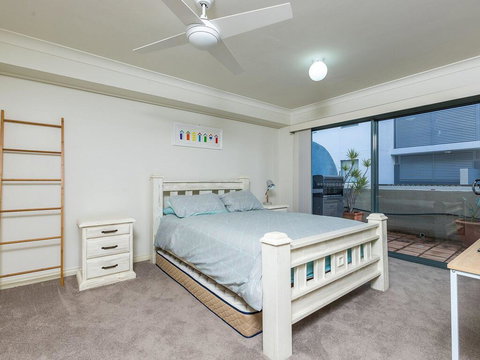 3 'Peninsula Waters', 2-4 Soldiers Point Rd - Beautiful Air Conditioned Unit With Pool, Lift & WIFI - Accommodation Brunswick Heads 0